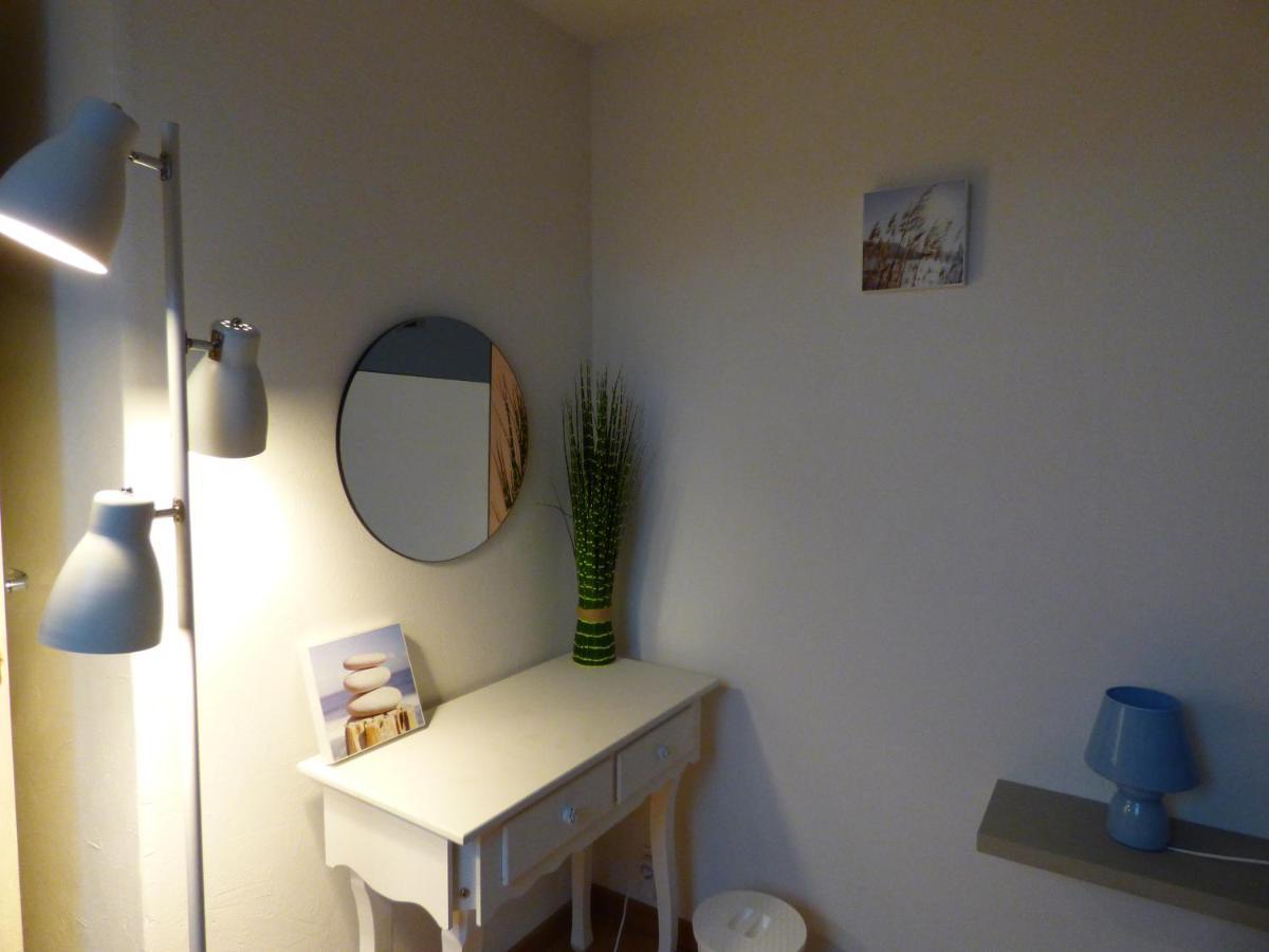 Les Petites Brosses Bed and Breakfast Montbizot Eksteriør billede