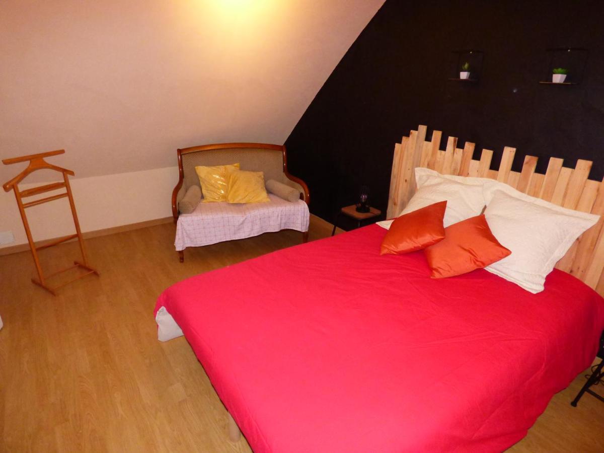 Les Petites Brosses Bed and Breakfast Montbizot Eksteriør billede
